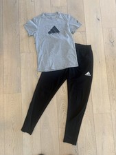 1 x Adidas Shirts und 1x  Jogginghose Gr. 164...