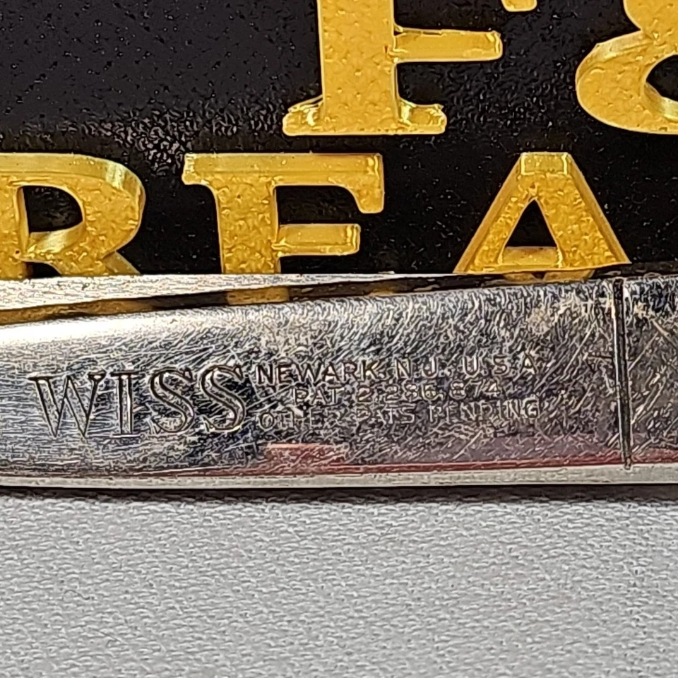 Vintage WISS 7.5” 3 Inch Blades Pinking Shears Made In Newark N.J. Black Handles - Image 2 of 4
