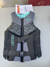 Hyperlite Women  s Life Vest - US Coast Guard Approved - size X-Small