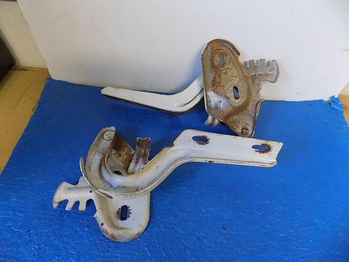 1967 Ford Mustang Trunk Lid Hinges - Picture 4 of 6
