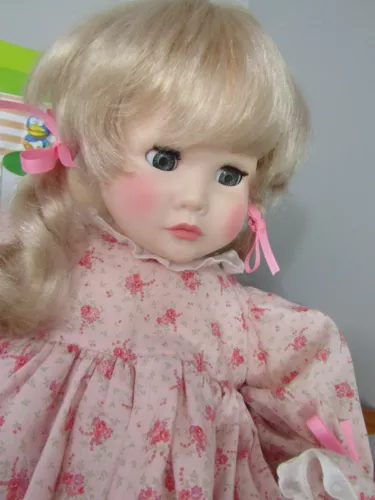 Vintage 1977 Toddler Girl Doll by Suzanne Gibson 22" Cloth Body