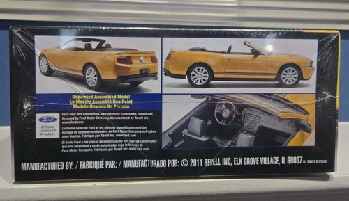Revell SnapTite 2010 Ford Mustang GT Convertible 1:25 Model Car Kit ~ Sealed NOS - Picture 3 of 3