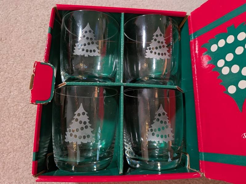 Christmas On The Rocks Glasses Tumblers 24% Lead Crystal St George Crystal USA