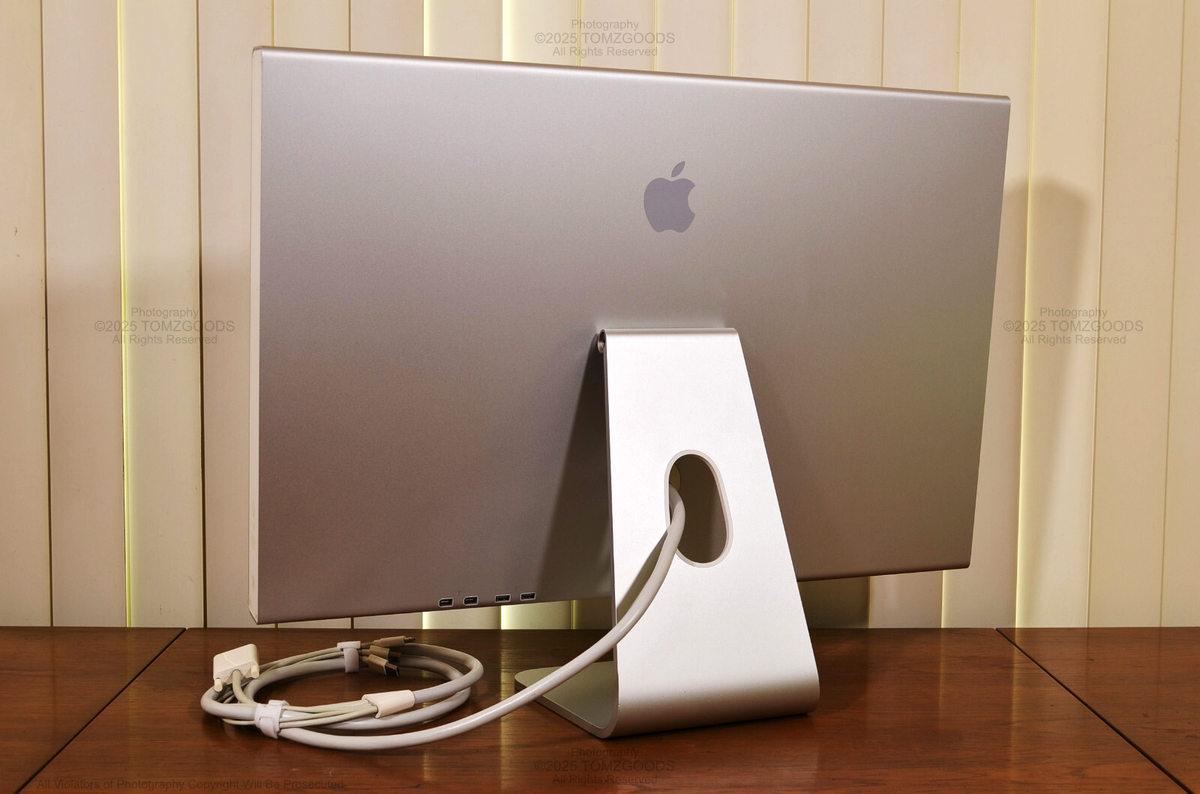 NEW in SHRINK WRAP Open Box Apple 30 inch Cinema HD Display w/ Box