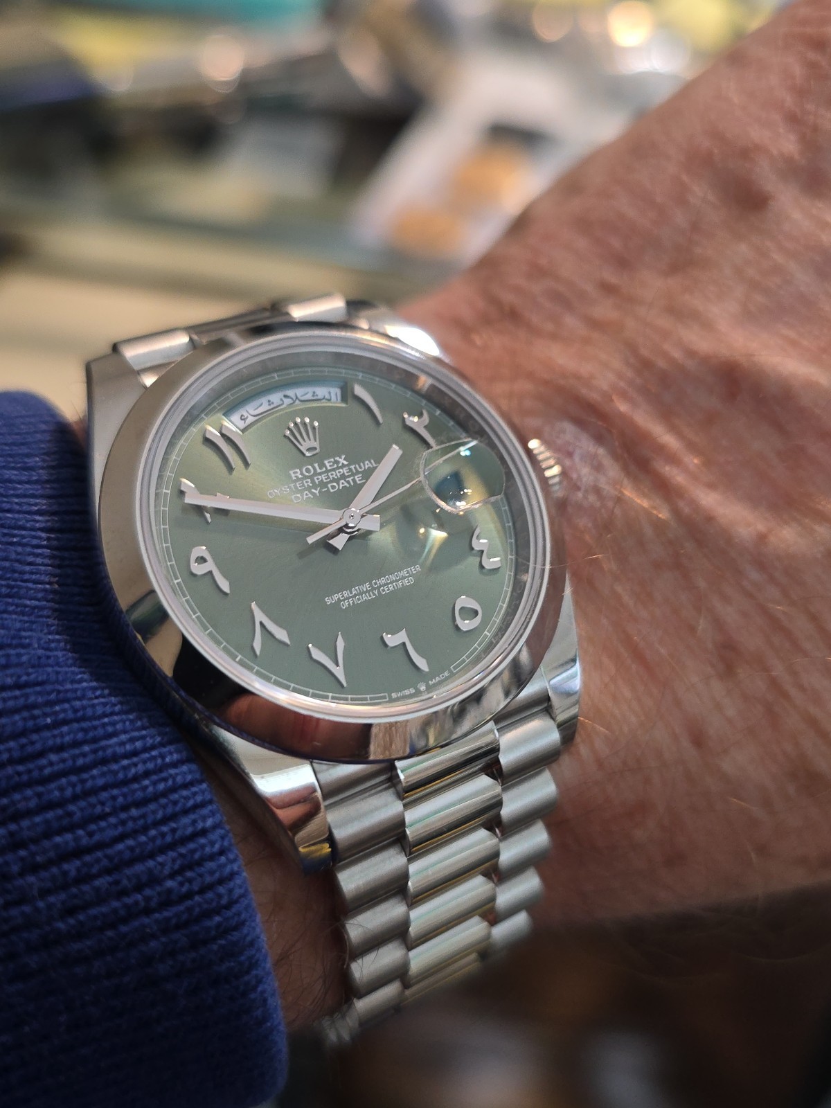 Rolex President 228206 Olive Arabic Platinum Day-Date 40MM 2021. Stunning. B/P. image 4