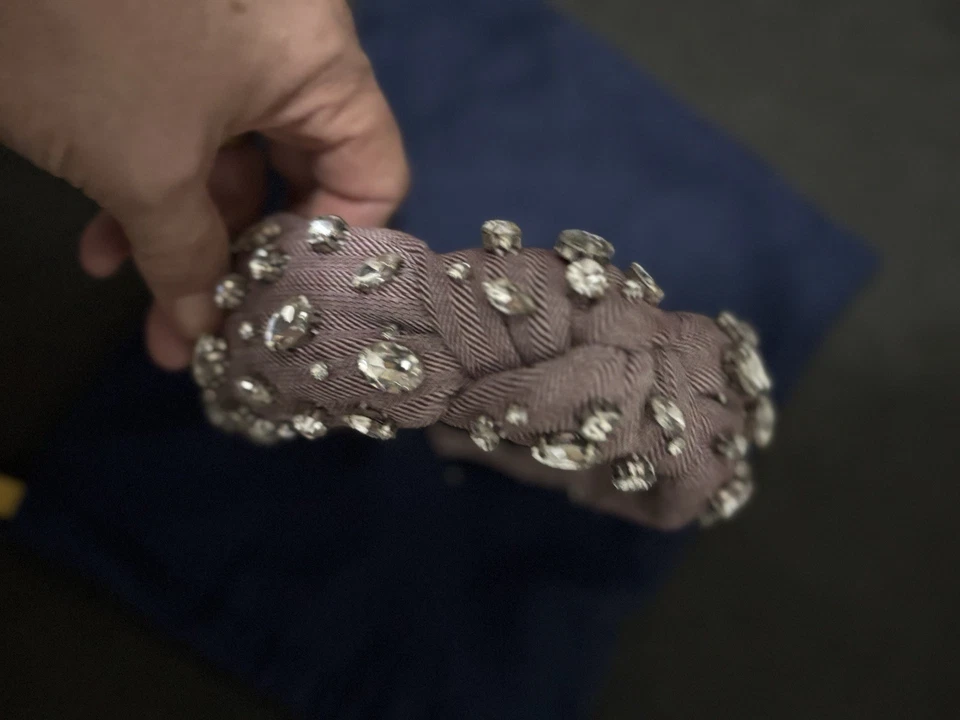 Diadema adornada Lele Sadoughi Merlot Foto 4 de 4