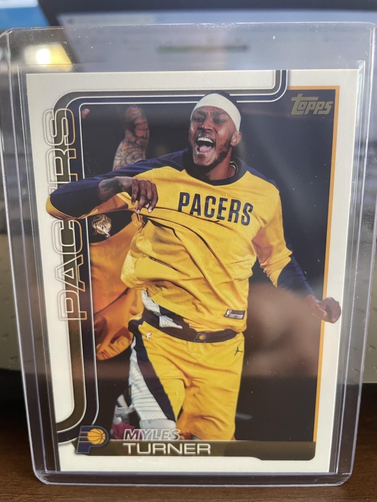 2025-26 Topps Basketball NBA #49 GOLDEN MIRROR VARIATION SSP Myles Turner