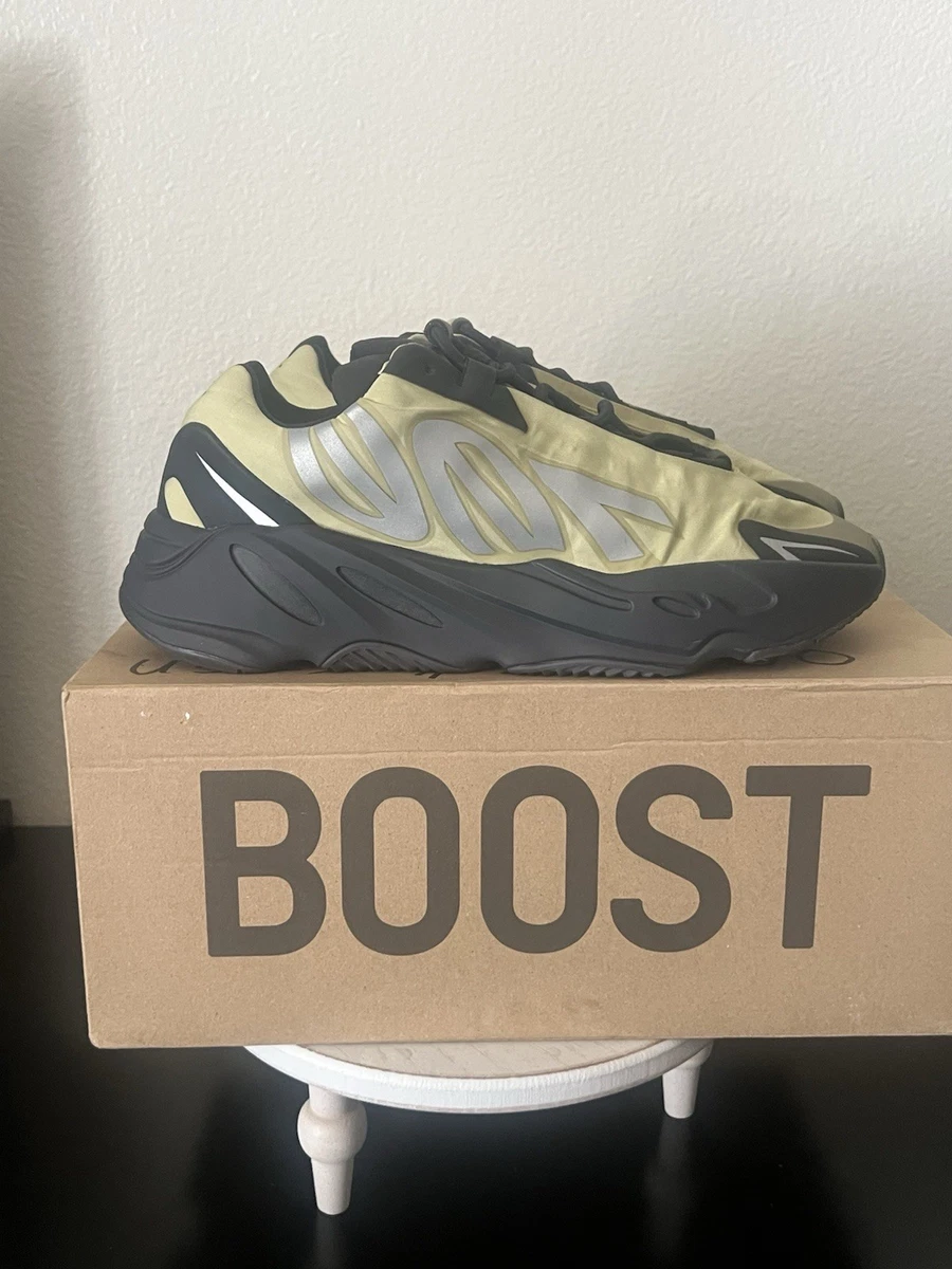 Preços baixos em Yeezy Boost 700 MNVN Resin | eBay