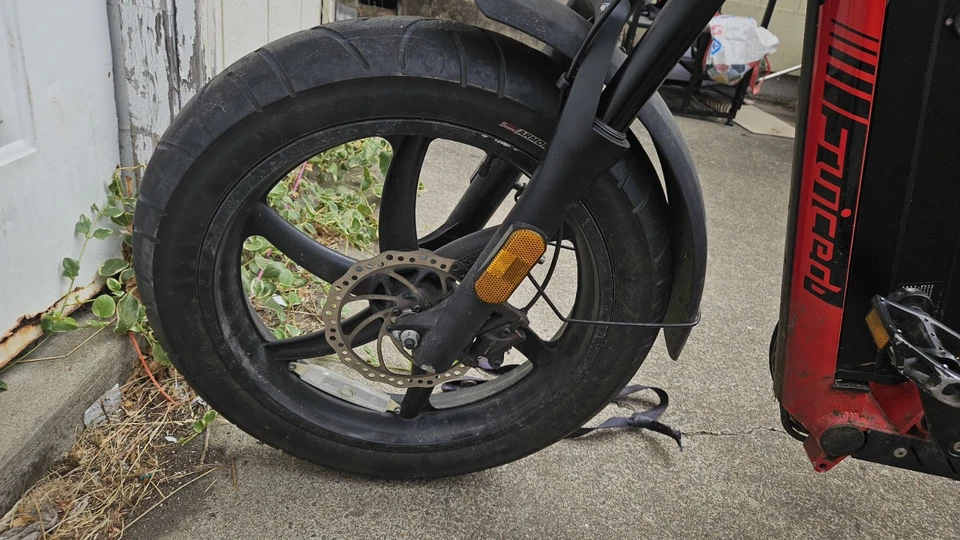 Selling My HYPERSCRAMBLER2 Electric Bike 52v DUAL Battery its a class 2 ebike - Image 2 of 4