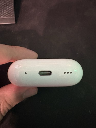 Apple Air Pods 2 2nd Generation with Charging Case - Photo 4 sur 7