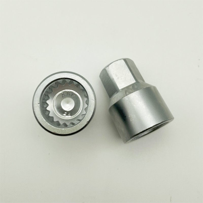 Foto 18 di 33