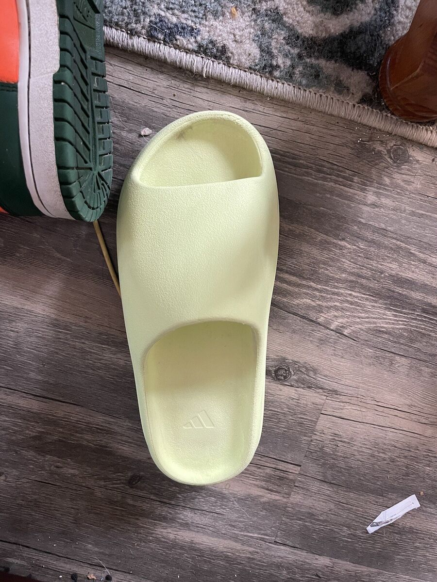 NEW Men's adidas Yeezy Slide Glow Green (HQ6447) Size 9 US NEW Men's adidas Yeezy Slide Glow Green (HQ6447) Size 9 US