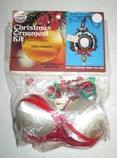 Makes 2 Walco HOLLY WREATH Satin Ball Sequin Bead Christmas Ornament Kit Vintage