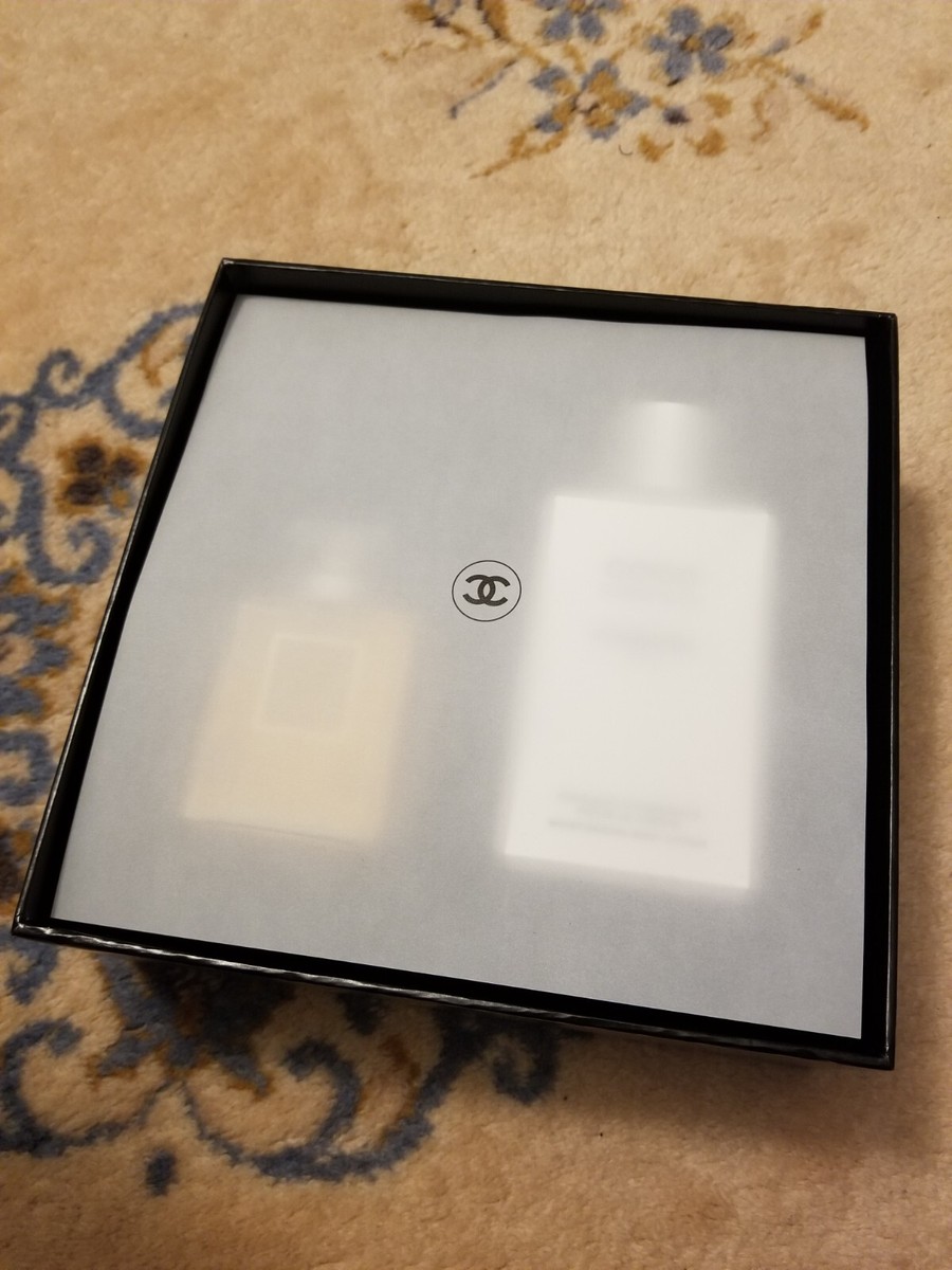 Chanel Coco Mademoiselle Coffret Signature Box Parfum 1.7oz Chanel Coco Mademoiselle Coffret Signature Box Parfum 1.7oz