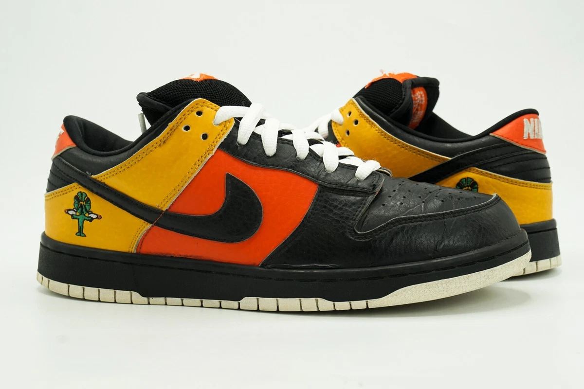 NIKE SB DUNK LOW USED SIZE 9.5 RAYGUN ORANGE FLASH BLACK 304292