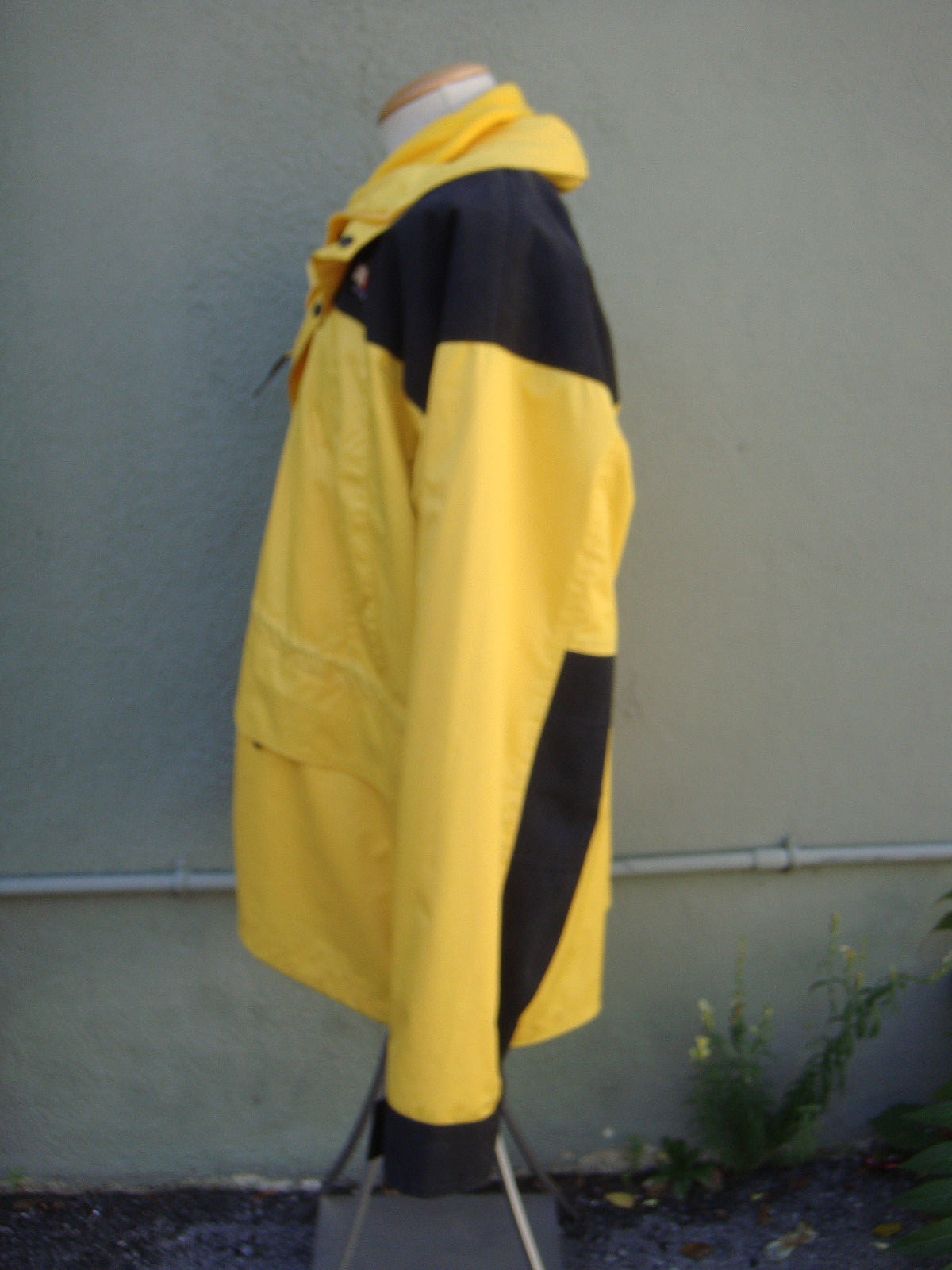 Men's Tommy Hilfiger Gortex Coat Size XL image 6