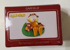 Hallmark Keepsake Garfield #116 Bean Bag Chair Heirloom Ornament Collection