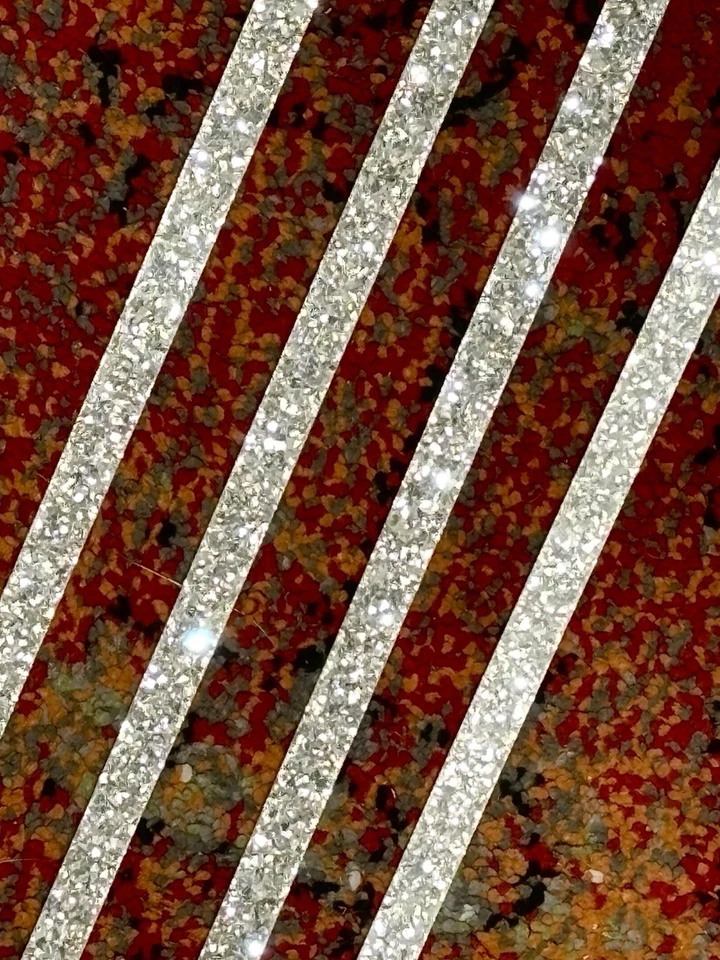 Tiras con incrustaciones de aro de bajo perla brillante de vidrio plateado nuevas Delmar Foto 2 de 4