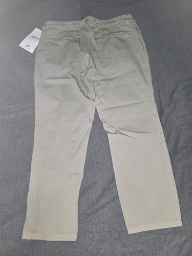 Dickies The Perfect Shape Size 10 Skinny Khaki Capris NEW WITH TAGS - Picture 2 of 8