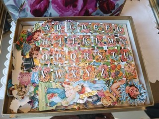 Riesiges Konvolut alte Glanzbilder / Oblaten ABC Bogen Barock Paare Engel etc.