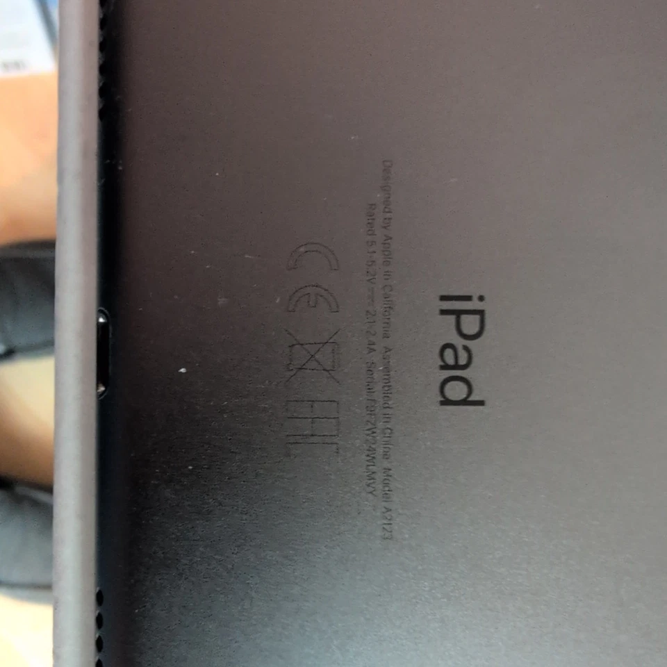 Apple iPad Air (3rd generation) · 64GB · Cellular, photo 3 of 3