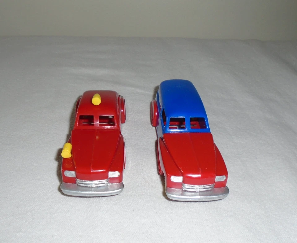 Deluxe Plastic Dimestore Dreams Collection Lot of 2 Retro Streamlined Cars - Image 3 of 4