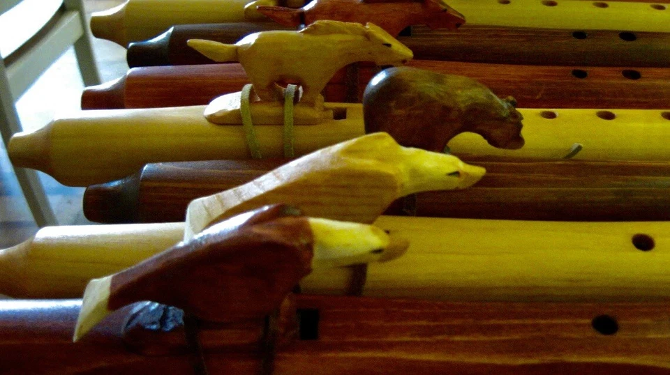 Eagle Flute By Native American Jonah Thompson - A MINOR With Fleece Flute bag - Image 3 of 4