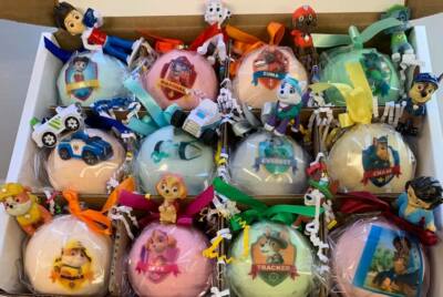 HUGE PAW PATROL GIFT SET 12 XL Bath bombs with toy surprise in each bath bomb