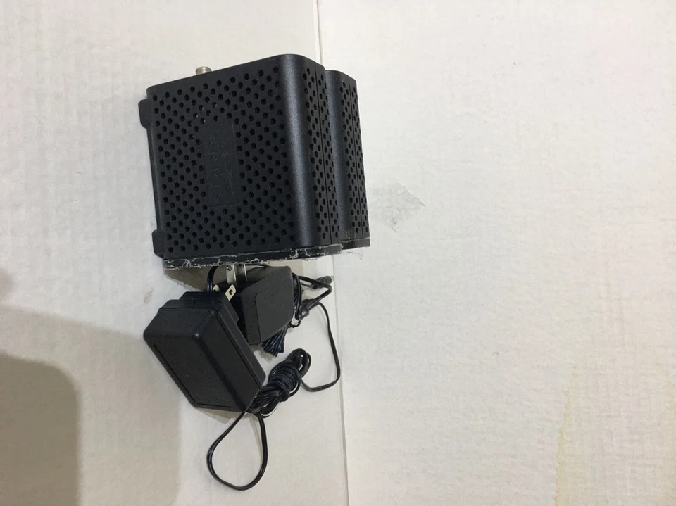 MOTOROLA SURFboard MODEM - Model SB6182 with AC Adaptor / Used & Working Fine - Image 2 of 3