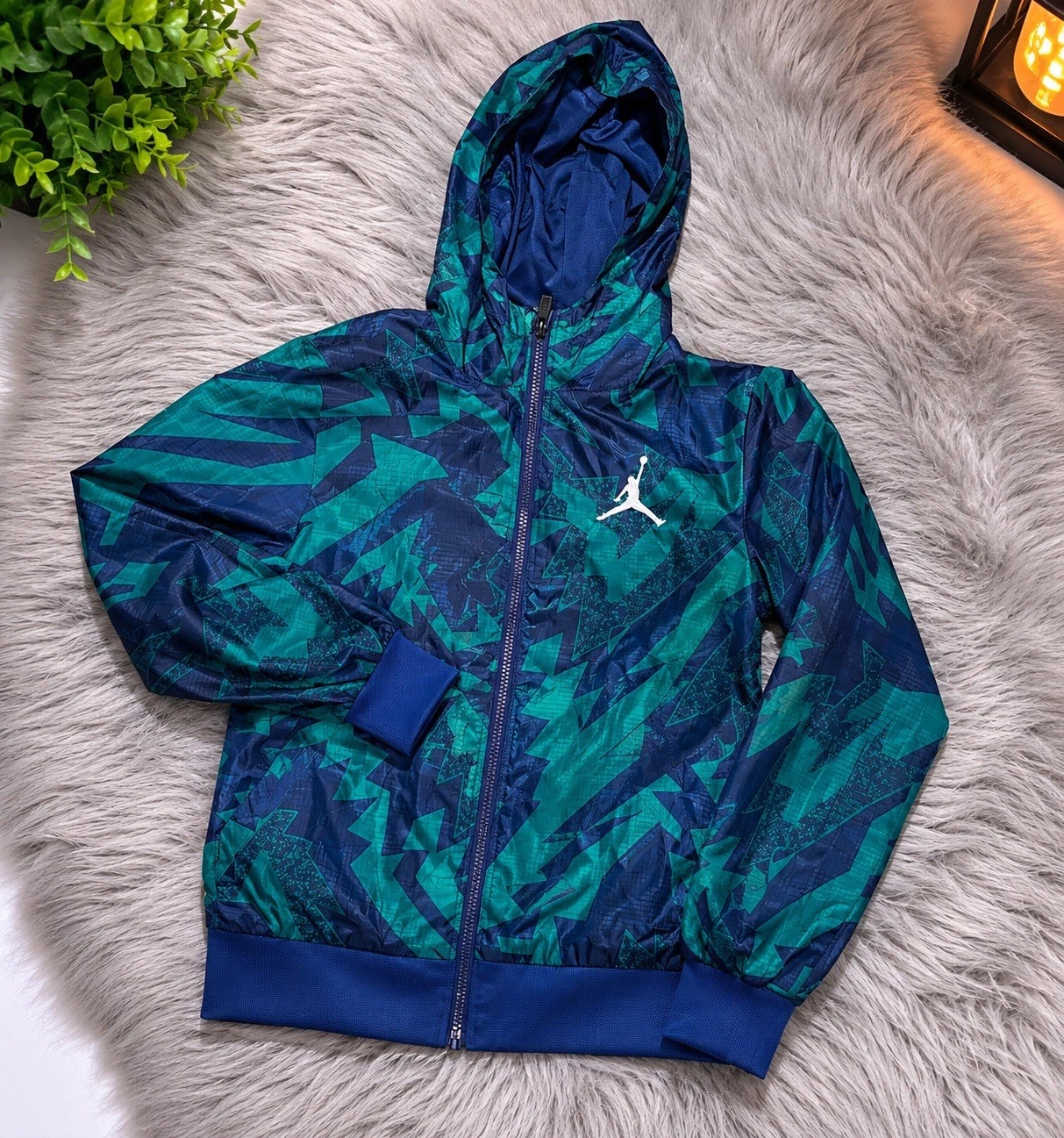 JORDAN Boy's Windbreaker Jacket, Size M FULL ZIP