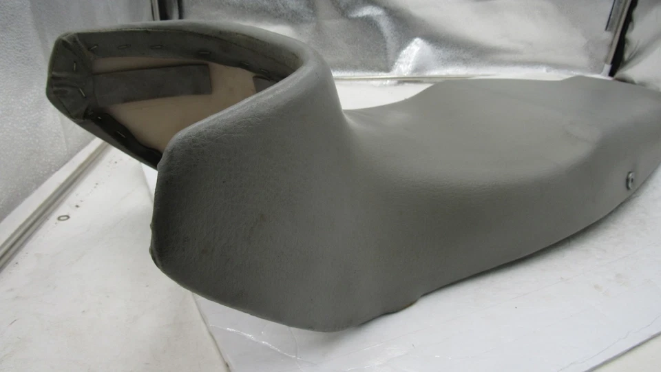Honda VFR700 1987 Interceptor 700 asiento OEM VFR700F2 Foto 3 de 4