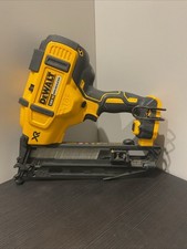 Dewalt DCN660N Akku-Winkelnaglergehäuse 18V