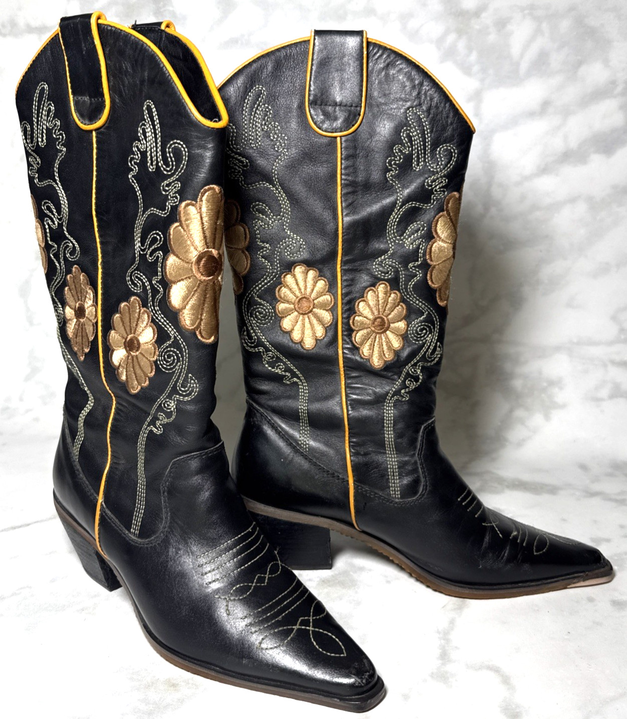 Rebels Cowboy Boots Black with Flowers Embroidered Detail Women's Size 7.5