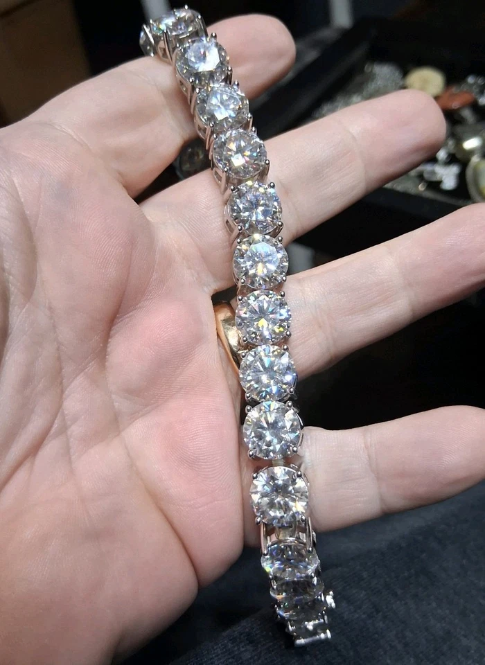 Brazalete de cadena de tenis Big BOSS de 40 quilates de plata esterlina 925 de moissanita de 8 mm para hombre Foto 2 de 4