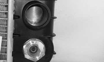 Radiador para 00-04 Buick Century/Regal 3.1L/3.8L V6 linha única (sem sensor) - Imagem 4 de 4