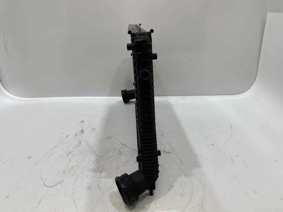 Se adapta a VOLKSWAGEN GOLF GTI 2006-2014 2,0 L Intercooler OEM ¡Envío gratuito! Foto 2 de 4