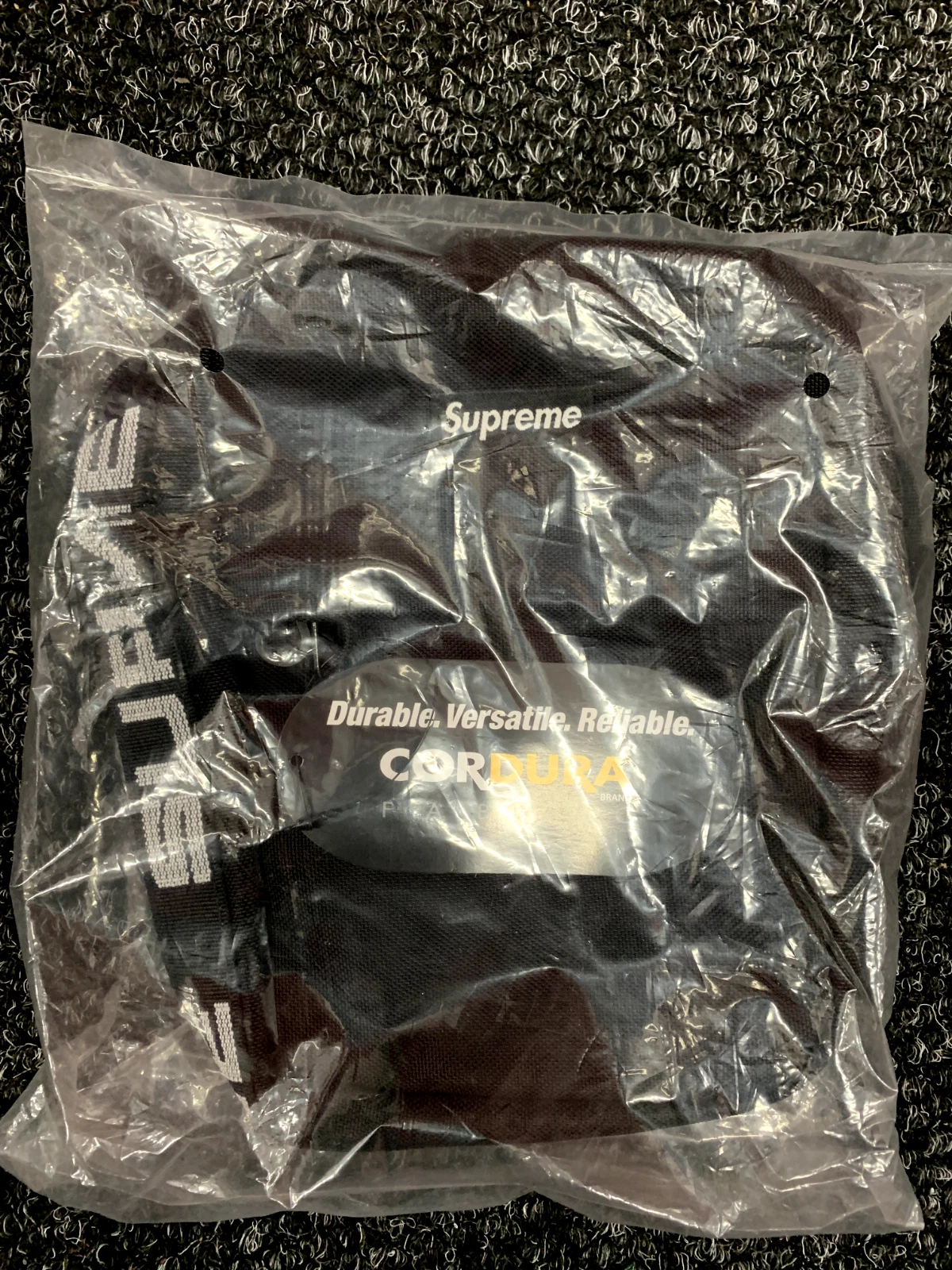 Sac bandoulière Supreme SS18 noir NEUF taille unique