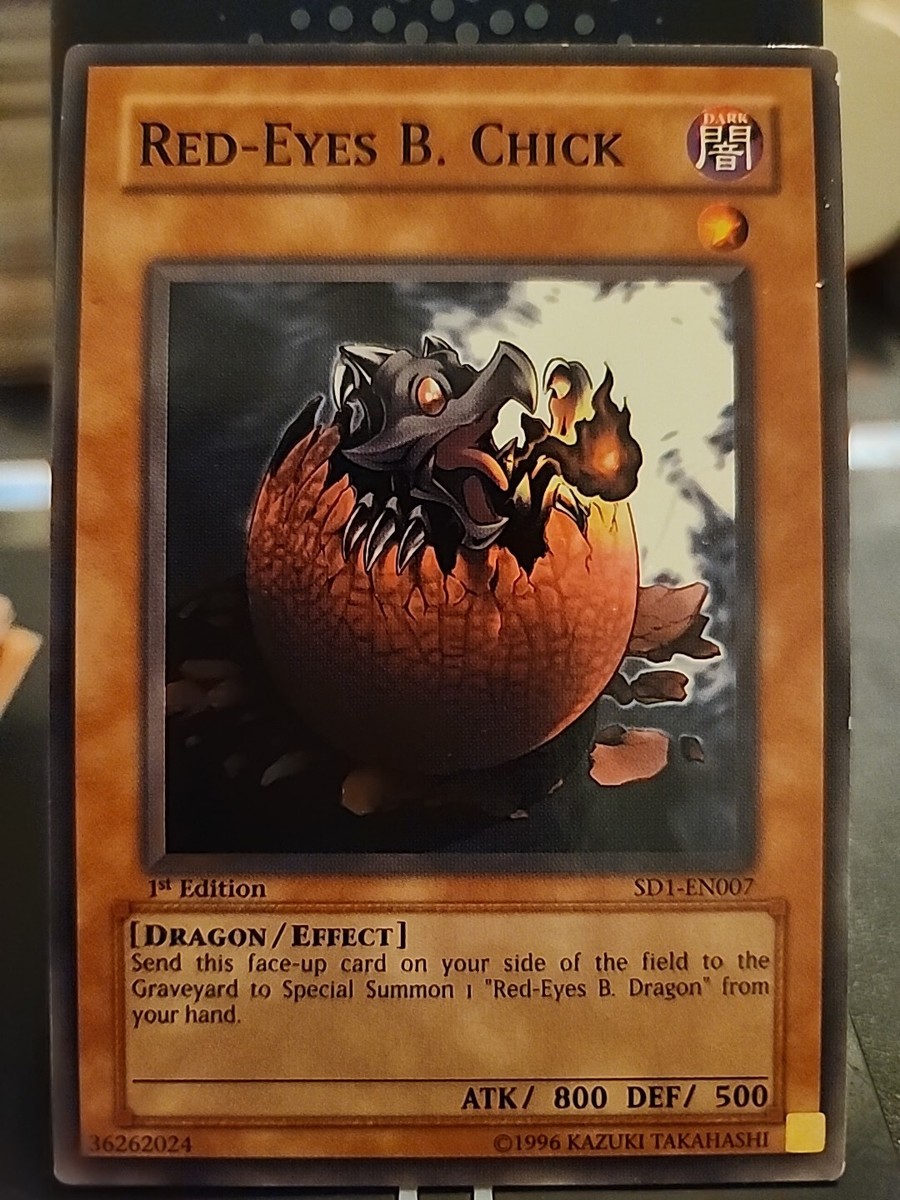 超美品　遊戯王　RED-EYES B.CHICK 英語 Amazon.com: YU-GI-OH! - Red-Eyes B. Chick (LCJW-EN038