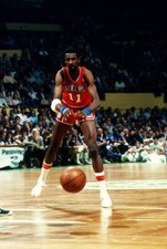 Caldwell Jones of the Philadelphia 76ers 1980's Basketball Photo 1