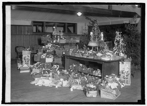 Photo Of Red Cross Baskets Walter Reed Christmas 20 EBay