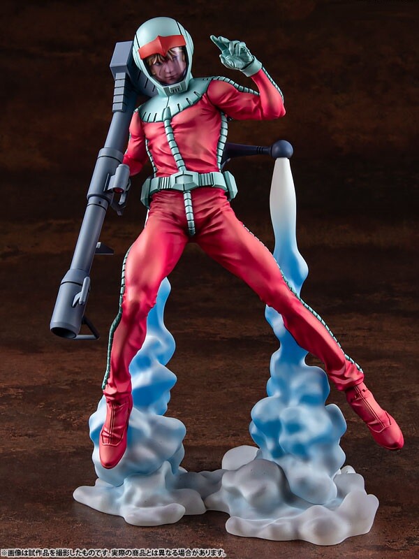 Gundam Char Aznable Stahhelm フィギュア Char Anazable's Stahhelm Replica by MegaHouse | Sideshow