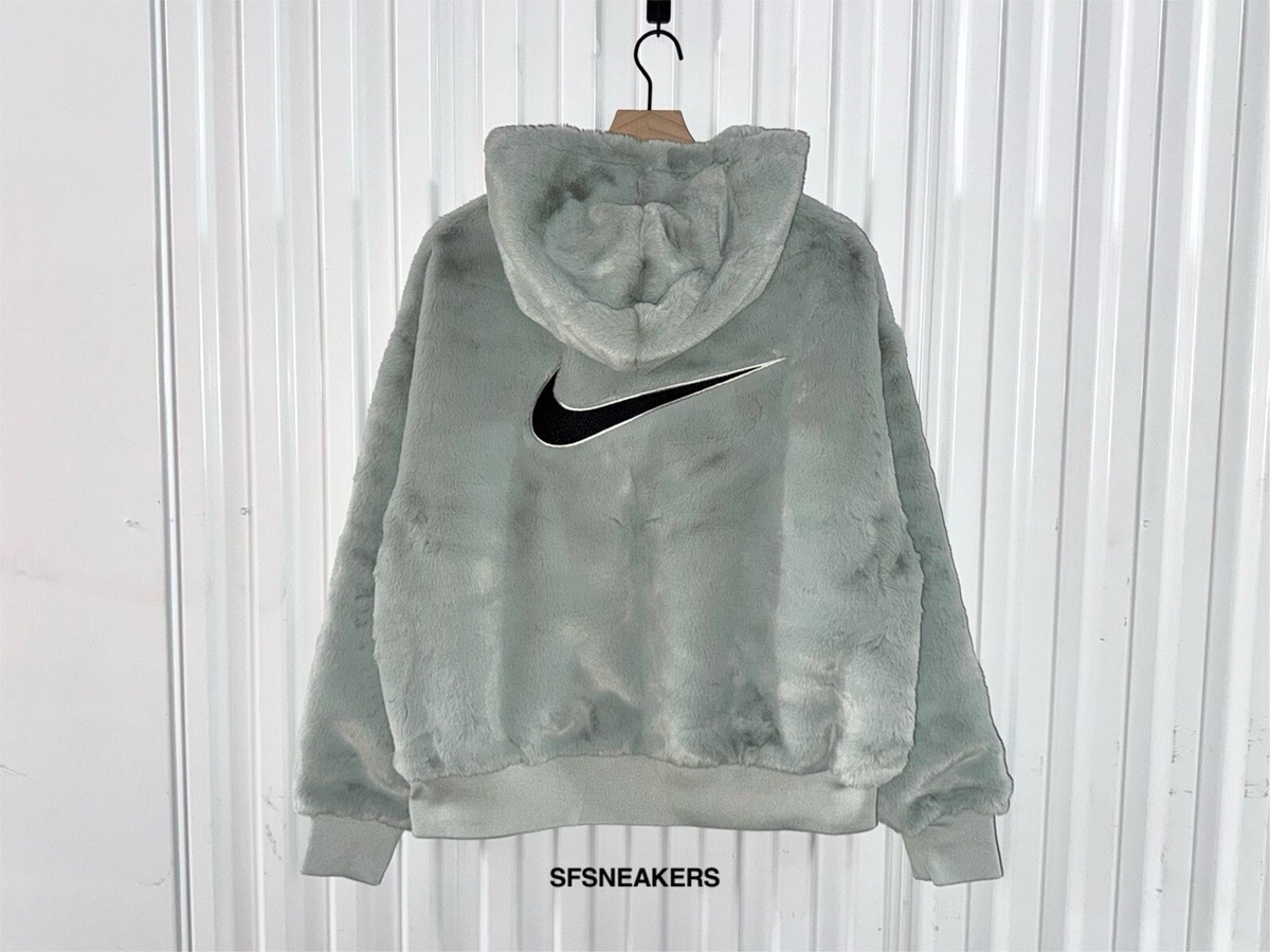 NIKE WOMEN