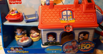 Fisher Price 8909 Little People Wohnhaus Puppenhaus Vintage 2008 mit Zubehör