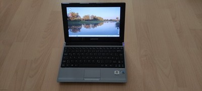 Medion Akoya kleines Notebook  / 120GB SSD  / Linux