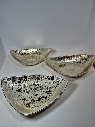 3 Vtg McCoy USA Golden Brocade Weeping Gold Triangle Bowls 24 Carat Gold Effect