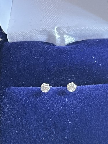 18K white gold lab grown diamond studd earrings - Picture 13 of 16