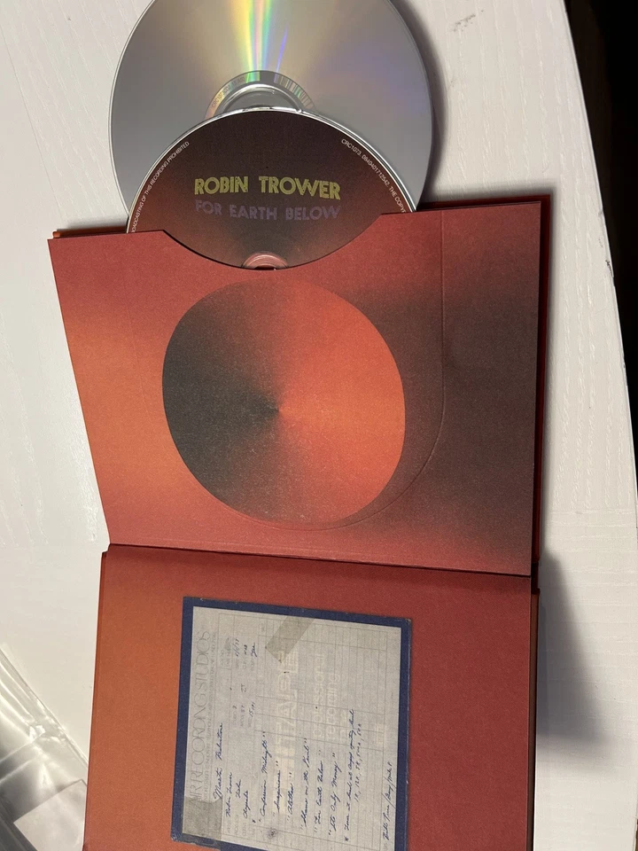 Robin Trower  For Earth Below 50th Anniversary Edition 4 Discs Zia  Autographed  Foto 2 de 4