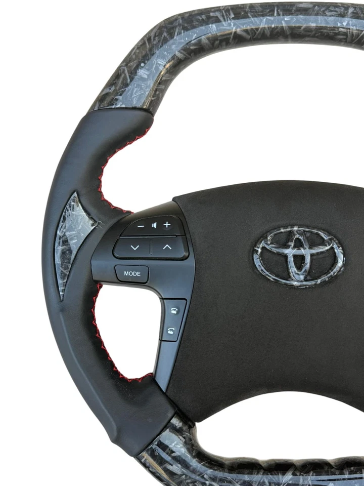 Volante de fibra de carbono forjado Toyota Corolla 2007-2013 | Costuras rojas Foto 2 de 4