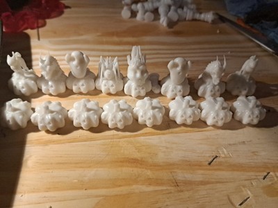 Pumpkin people chess set