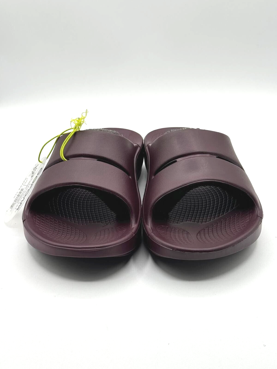 OOFOS OOahh Sport Slide Sandals Men\'s 12 / Women\'s 14 Cabernet Recovery Shoes Amazon.com | OOFOS OOahh Recovery Slide, Black - Women main image 2